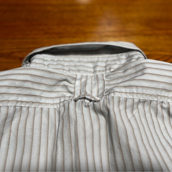 Vintage 90’s Guess Embroidered Button Down Shirt (Large) - Picture 11 of 15